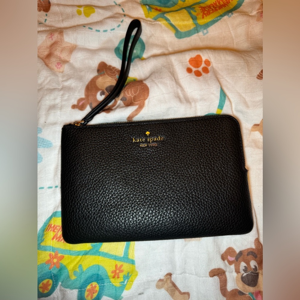 Kate spade leila medium l zip wristlet black